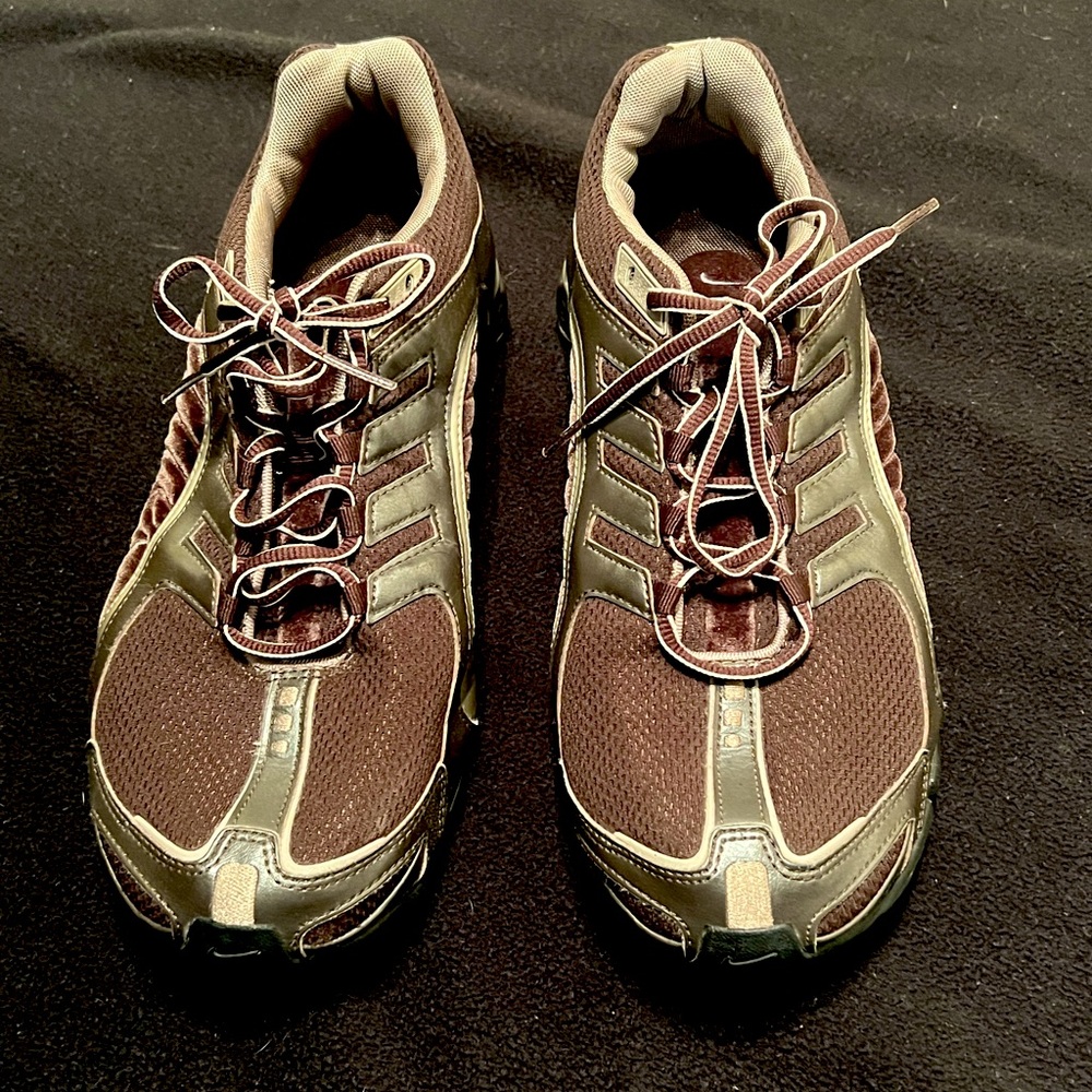 Nike Shocks 9.5 (make an offer)